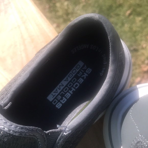 Sketchers size 4 used like new - Picture 4 of 6